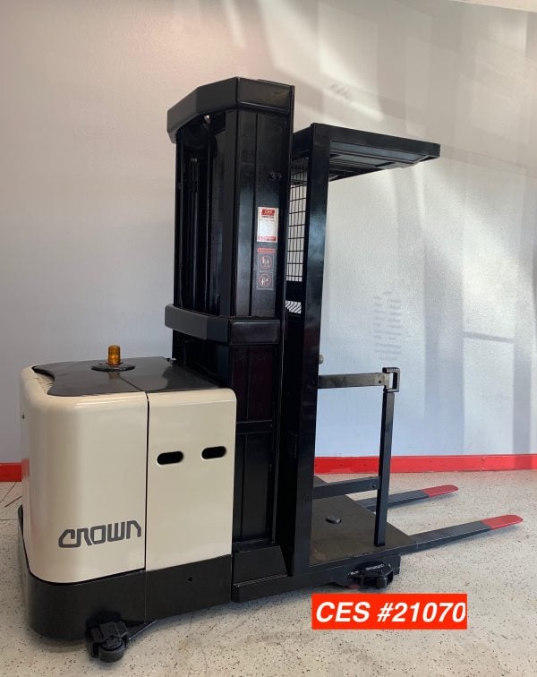 This used Crown order picker forklift has been professional reconditioned and offers the power and performance you depend on.